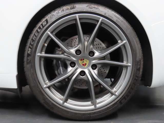 PORSCHE 911 2018 Image 31