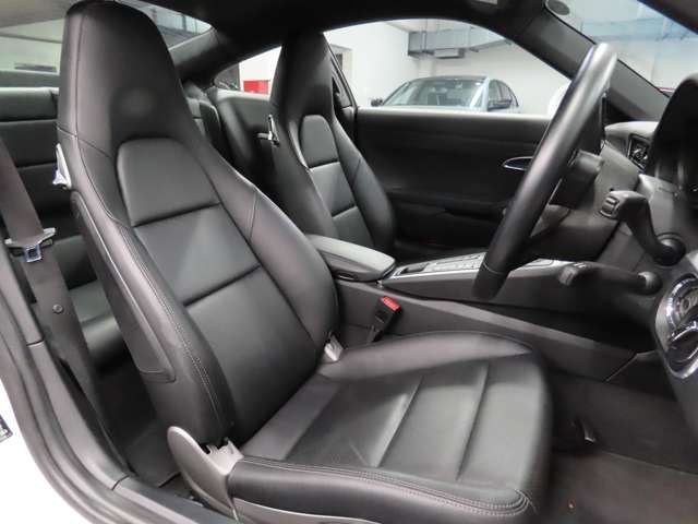 PORSCHE 911 2018 Image 31