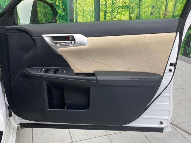 TOYOTA LEXUS CT200H 2011 Image 31