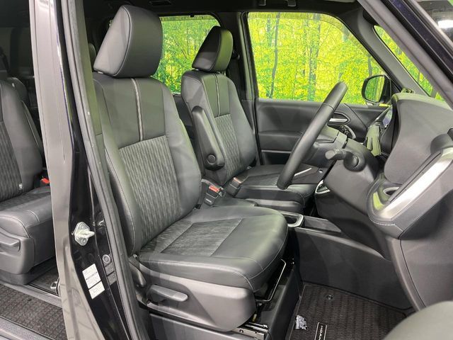 TOYOTA NOAH HYBRID 4WD 2023 Image 31