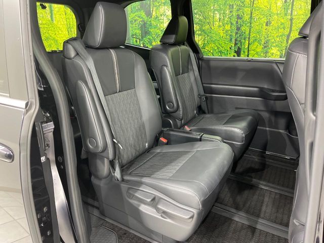 TOYOTA NOAH HYBRID 4WD 2023 Image 31