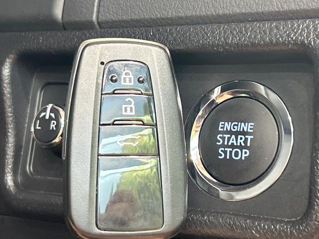 TOYOTA LANDCRUISER PRADO 2022 Image 31