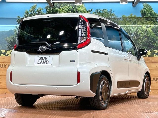 TOYOTA SIENTA HYBRID 2023 Image 31