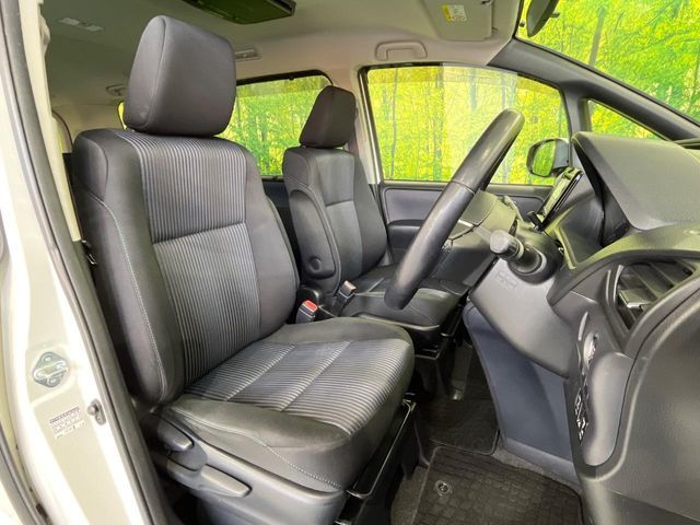 TOYOTA NOAH 2014 Image 31