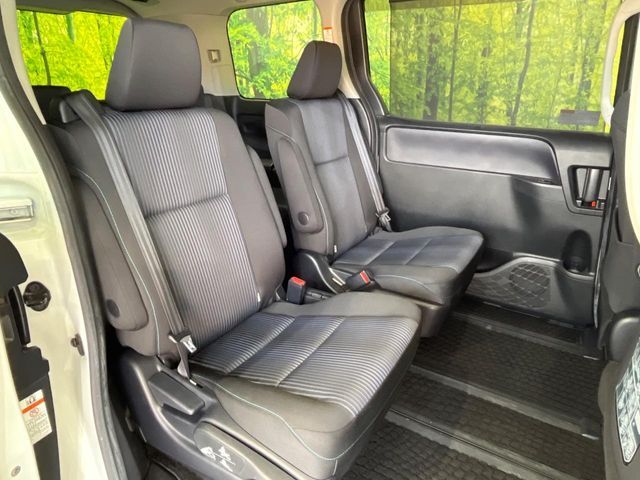 TOYOTA NOAH 2014 Image 31