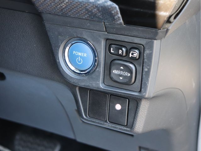 TOYOTA COROLLA FIELDER HYBR 2013 Image 31