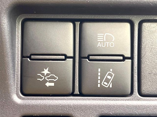 TOYOTA VOXY 2016 Image 31