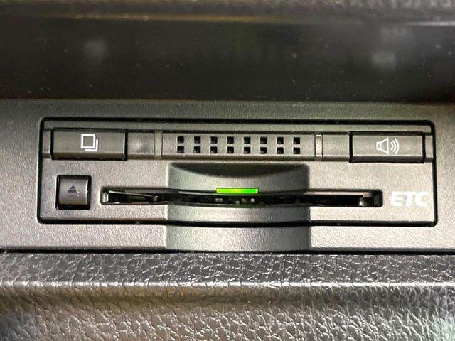 TOYOTA VOXY 2016 Image 31