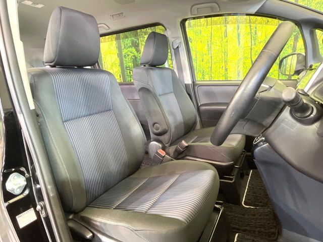 TOYOTA VOXY 2016 Image 31