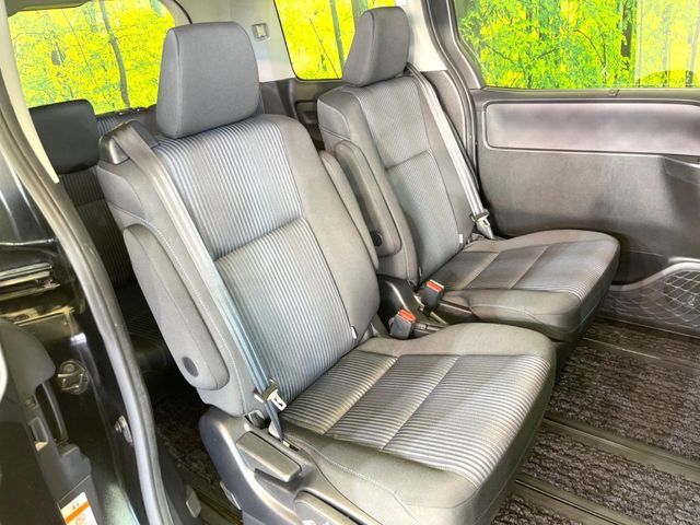 TOYOTA VOXY 2016 Image 31