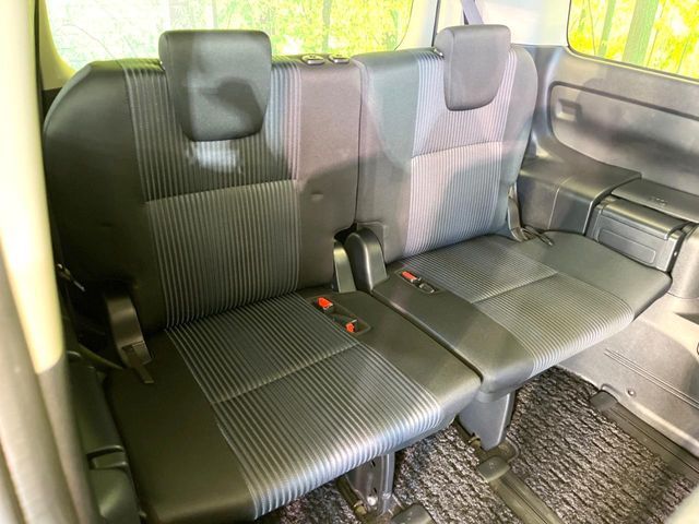 TOYOTA VOXY 2016 Image 31