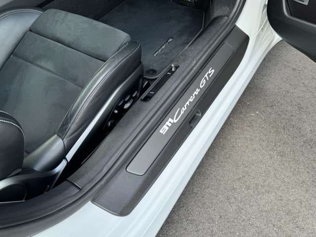 PORSCHE 911 2022 Image 31