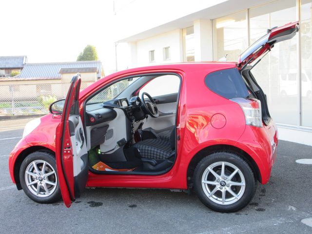 TOYOTA IQ 2013 Image 31