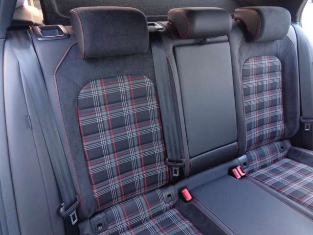 VOLKSWAGEN GOLF GTI 2014 Image 31