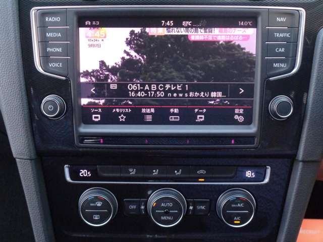 VOLKSWAGEN GOLF GTI 2014 Image 31