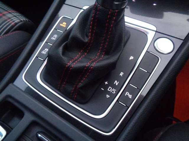 VOLKSWAGEN GOLF GTI 2014 Image 31