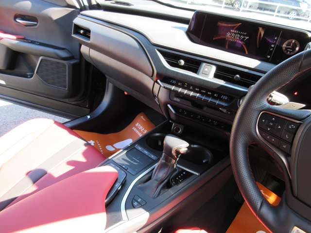 TOYOTA LEXUS UX200 2018 Image 31