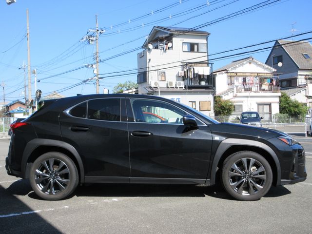 TOYOTA LEXUS UX200 2018 Image 31