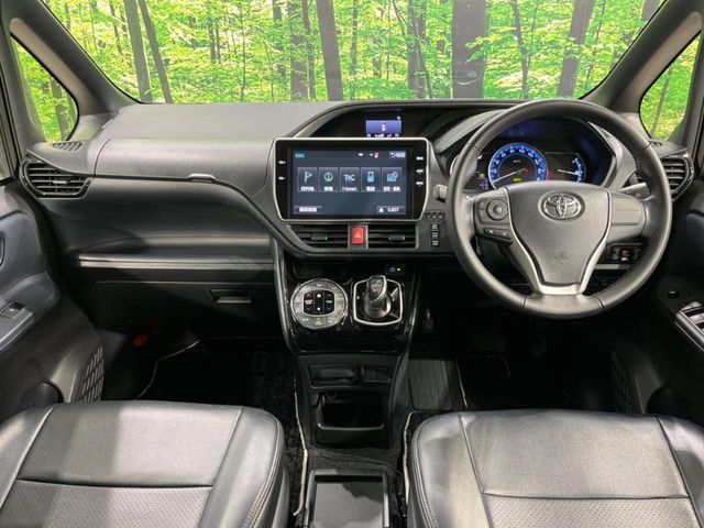 TOYOTA VOXY HYBRID 2017 Image 31