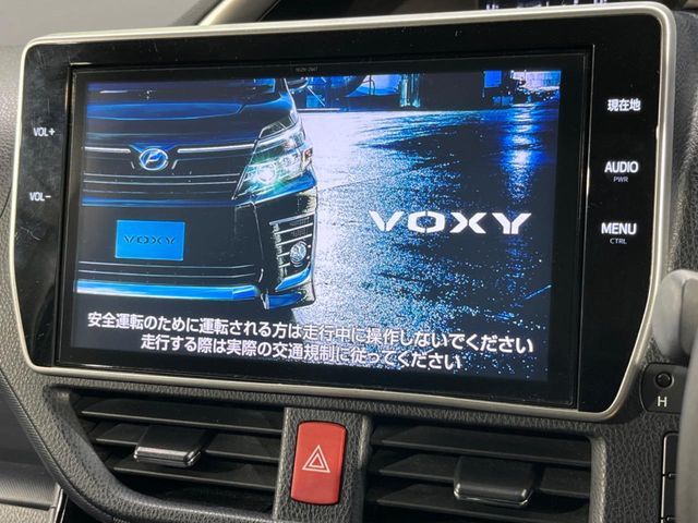 TOYOTA VOXY HYBRID 2017 Image 31