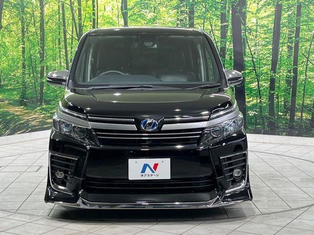 TOYOTA VOXY HYBRID 2017 Image 31