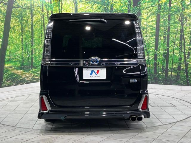 TOYOTA VOXY HYBRID 2017 Image 31