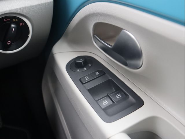 VOLKSWAGEN UP! 2019 Image 31