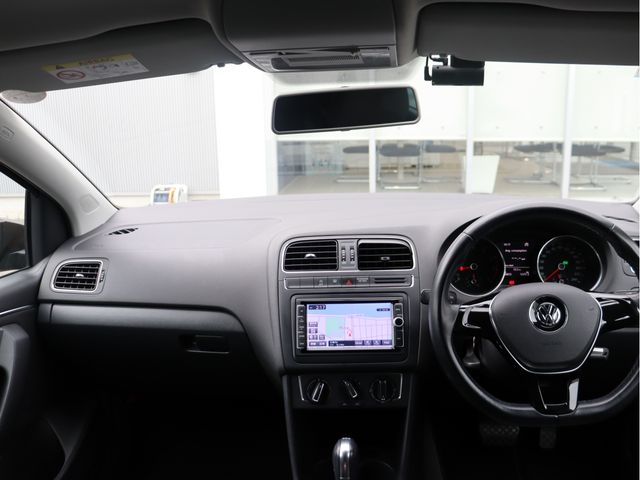 VOLKSWAGEN POLO 2016 Image 31