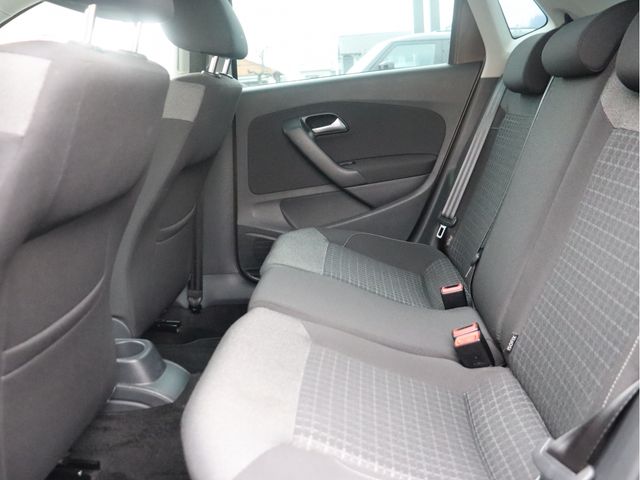 VOLKSWAGEN POLO 2016 Image 31