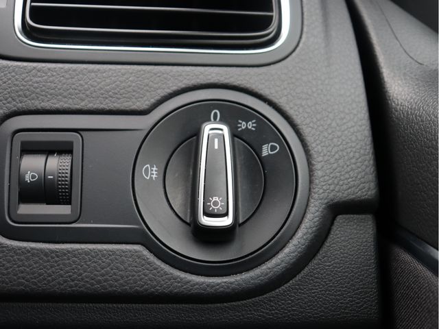 VOLKSWAGEN POLO 2016 Image 31