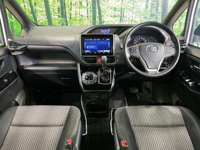 TOYOTA VOXY 4WD 2019 Image 31