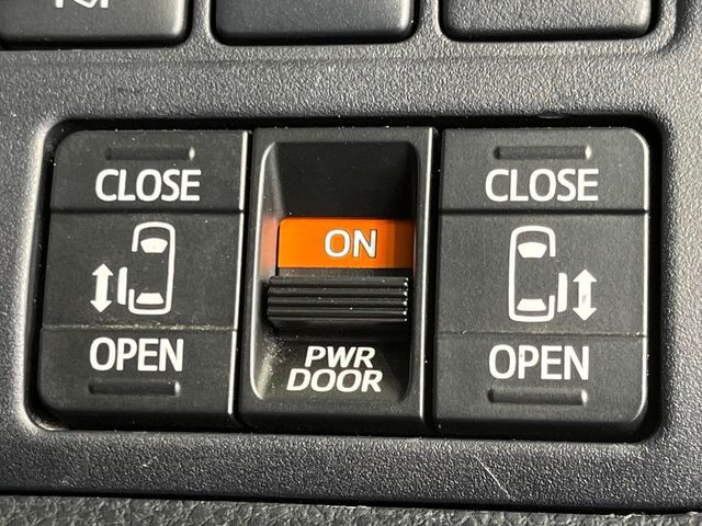 TOYOTA VOXY 4WD 2019 Image 31