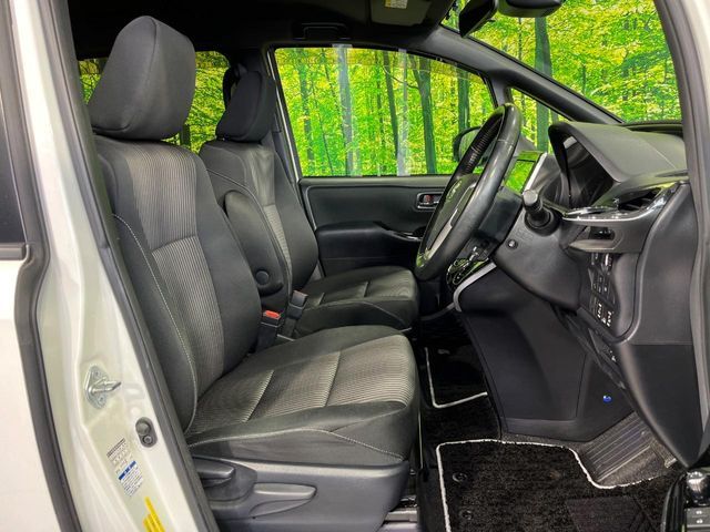 TOYOTA VOXY 4WD 2019 Image 31