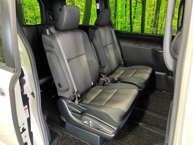 TOYOTA VOXY 4WD 2019 Image 31