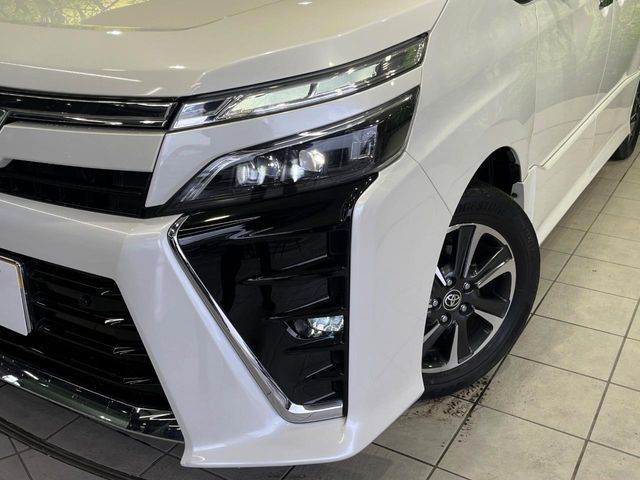 TOYOTA VOXY 4WD 2019 Image 31