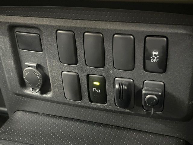 TOYOTA FJ CRUISER 4WD 2017 Image 31