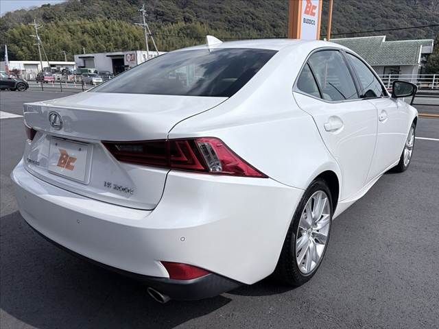 TOYOTA LEXUS IS200T 2016 Image 31