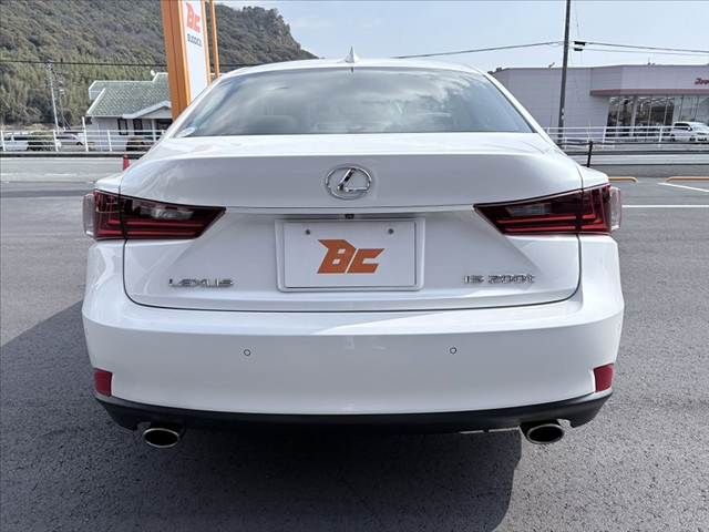 TOYOTA LEXUS IS200T 2016 Image 31