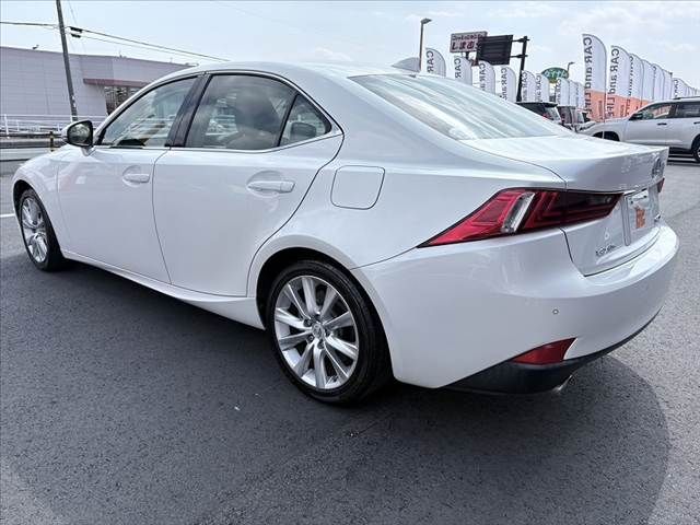 TOYOTA LEXUS IS200T 2016 Image 31