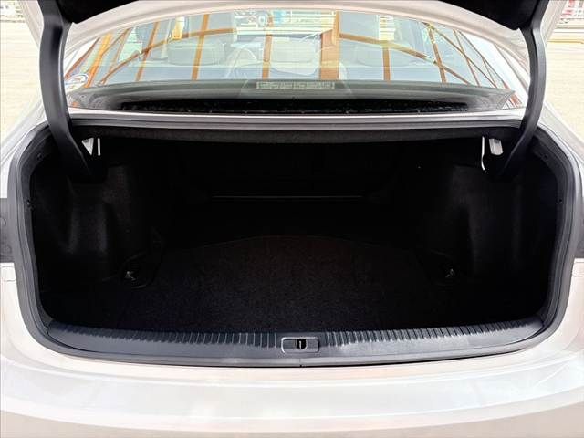 TOYOTA LEXUS IS200T 2016 Image 31