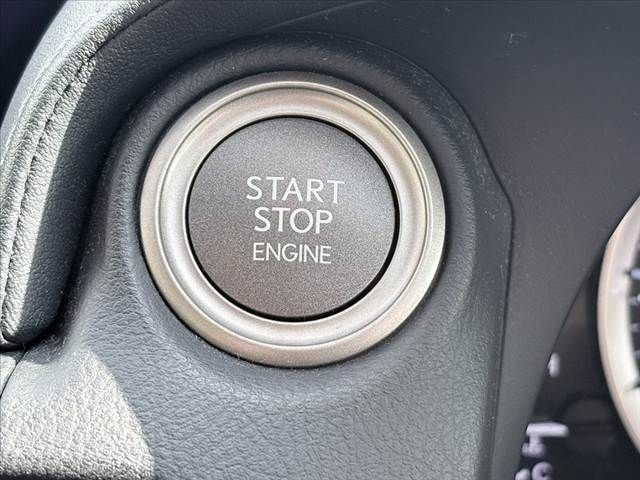 TOYOTA LEXUS IS200T 2016 Image 31