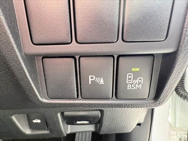 TOYOTA LEXUS IS200T 2016 Image 31