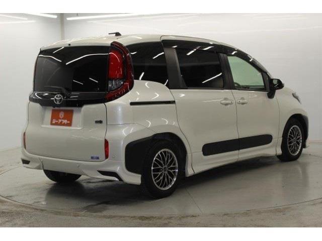 TOYOTA SIENTA HYBRID 2023 Image 31