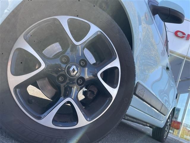 RENAULT TWINGO 2021 Image 31