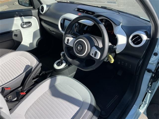 RENAULT TWINGO 2021 Image 31