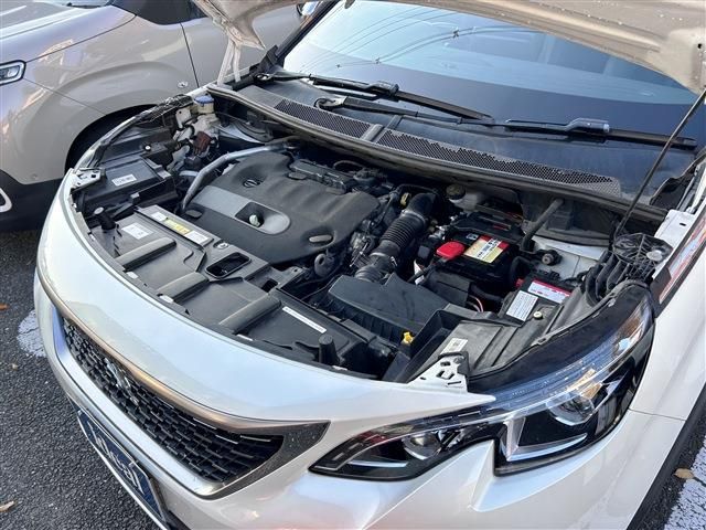 PEUGEOT 5008 2018 Image 31