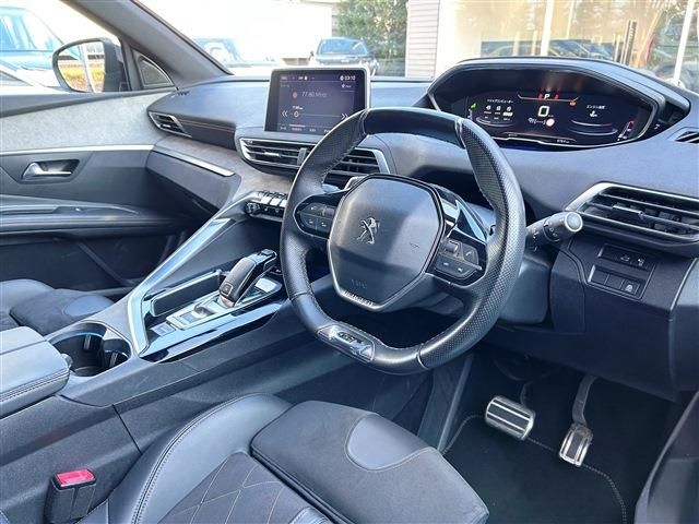 PEUGEOT 5008 2018 Image 31