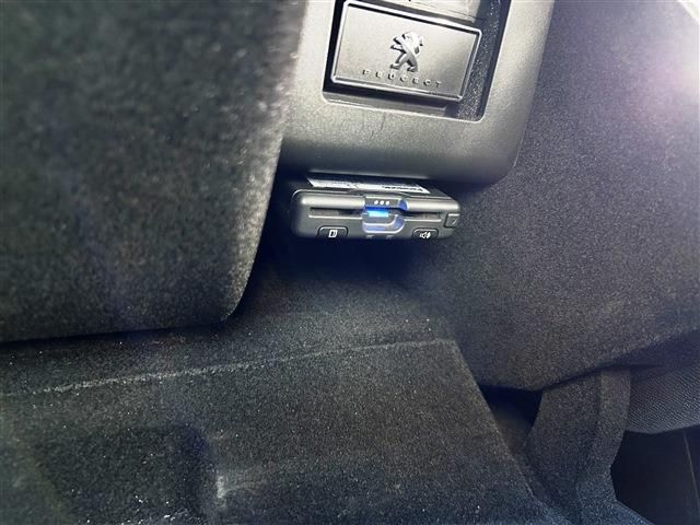 PEUGEOT 5008 2018 Image 31