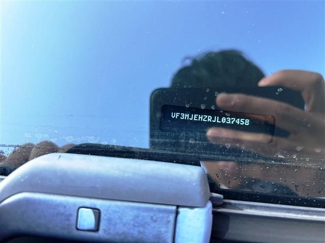 PEUGEOT 5008 2018 Image 31