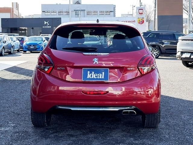 PEUGEOT 208 2016 Image 31